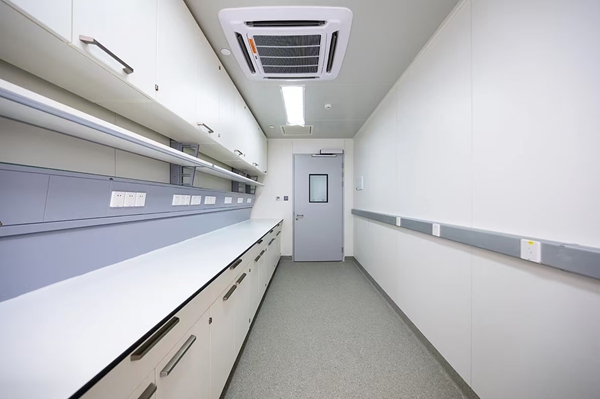 全鋼實(shí)驗(yàn)邊臺(tái)